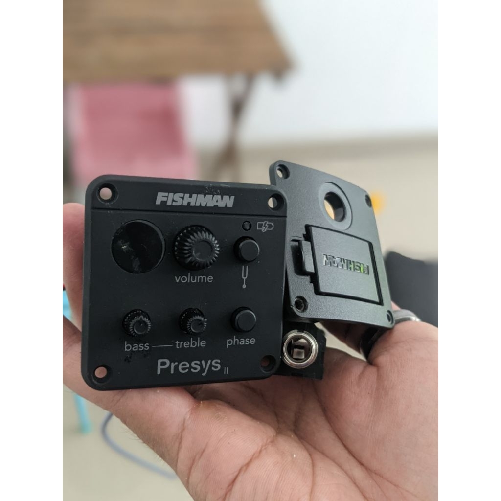Preamp pickup gitar akustik Fishman presys ii belum sebulan