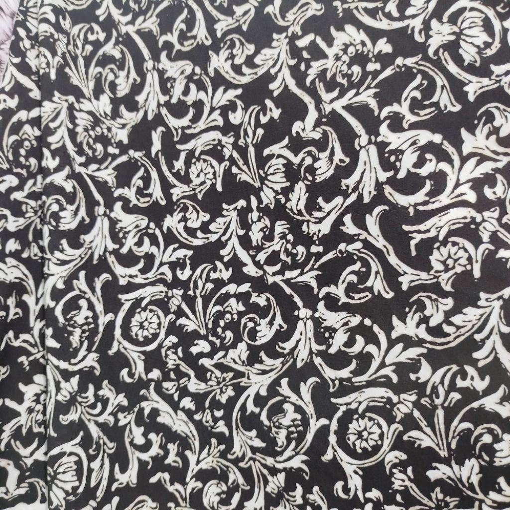 Kain Zara Crepe Premium Motif Baroque Hitam Putih – Bahan Halus & EleganZara Crepe Motif Floral Vint