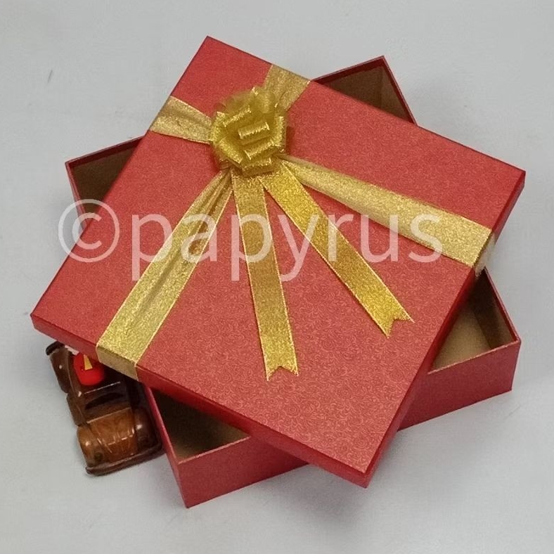 

PAPYRUS 30x30 Tinggi 10cm Kotak Kado Gift Box V3