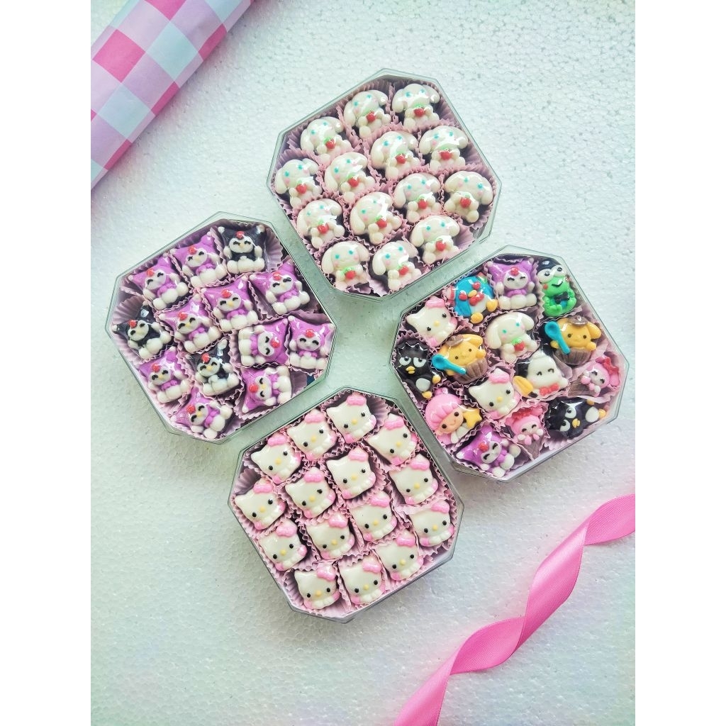 

Cokelat Karakter Toples Segi8 250gr Lucu