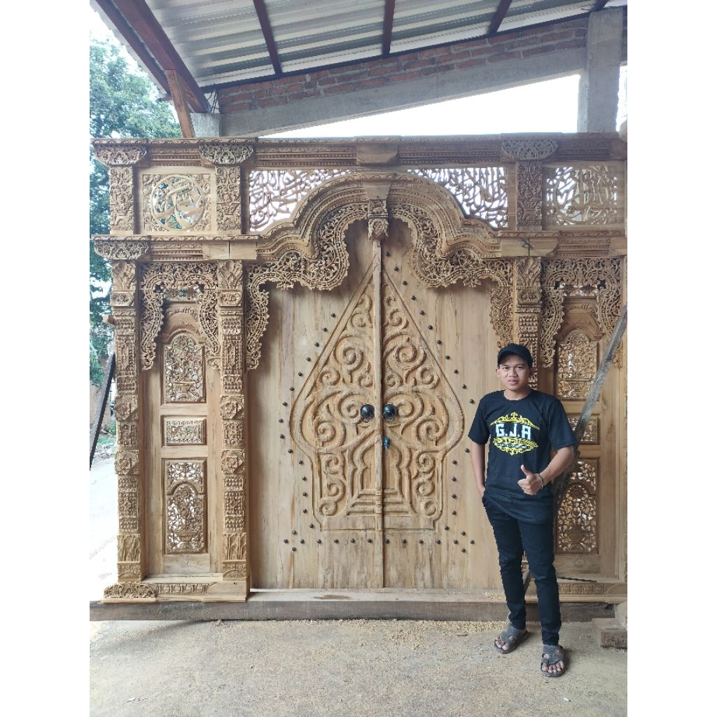 gebyok pintu ukir jati wayang