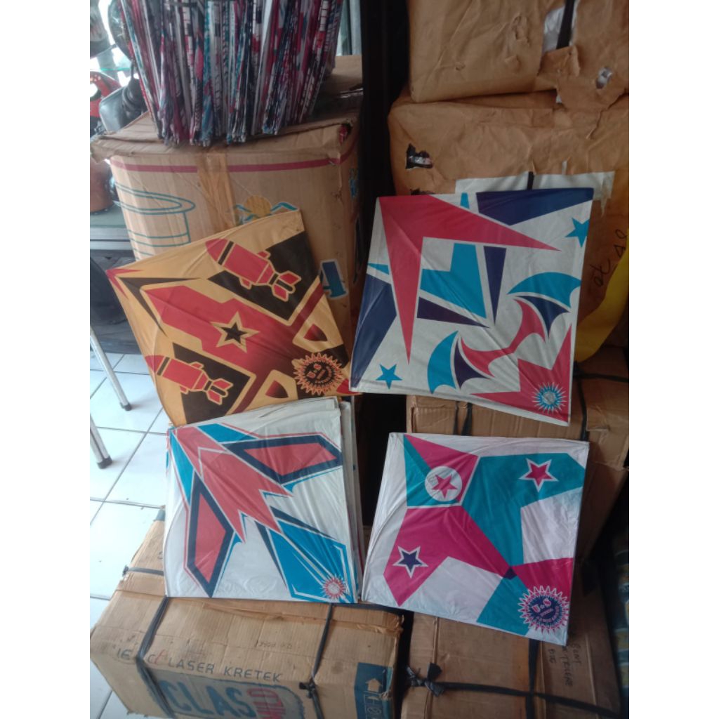 Layangan Sukhoi Sukoi kertas Sablon  biasa bukan kertas minyak min beli 100 pcs