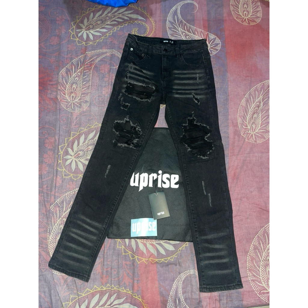 uprise triple torn size 30 second