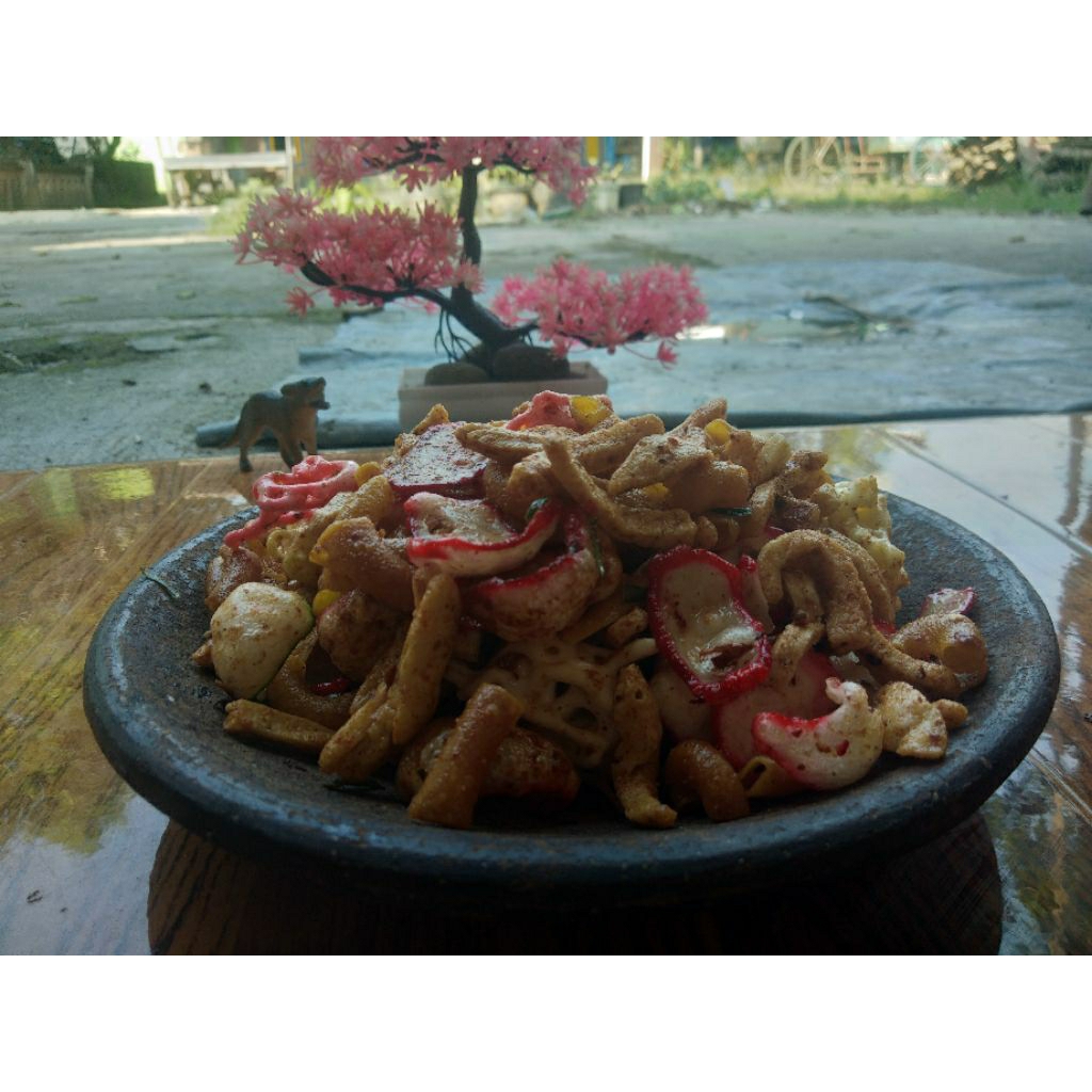 

SEBLAK KERING MIX 250 GRAM. KERUPUK COIN/MAWAR/BASRENG/MAKARONI