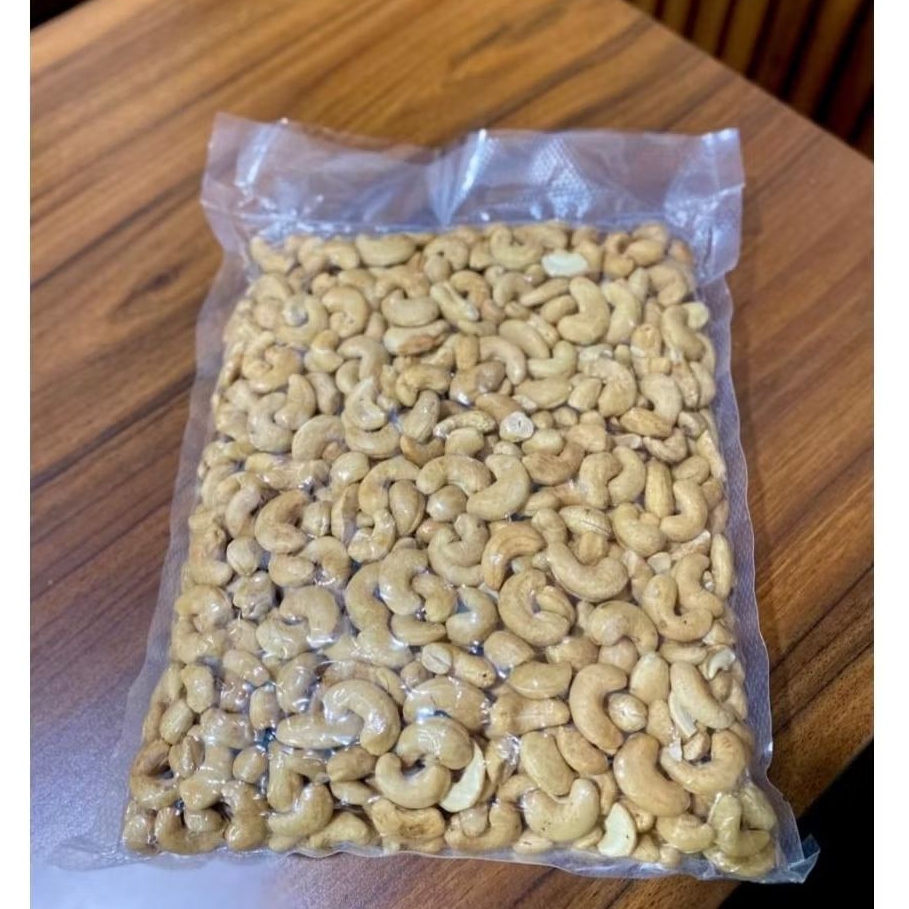 

kacang mede matang 1kg/kacang mete matang