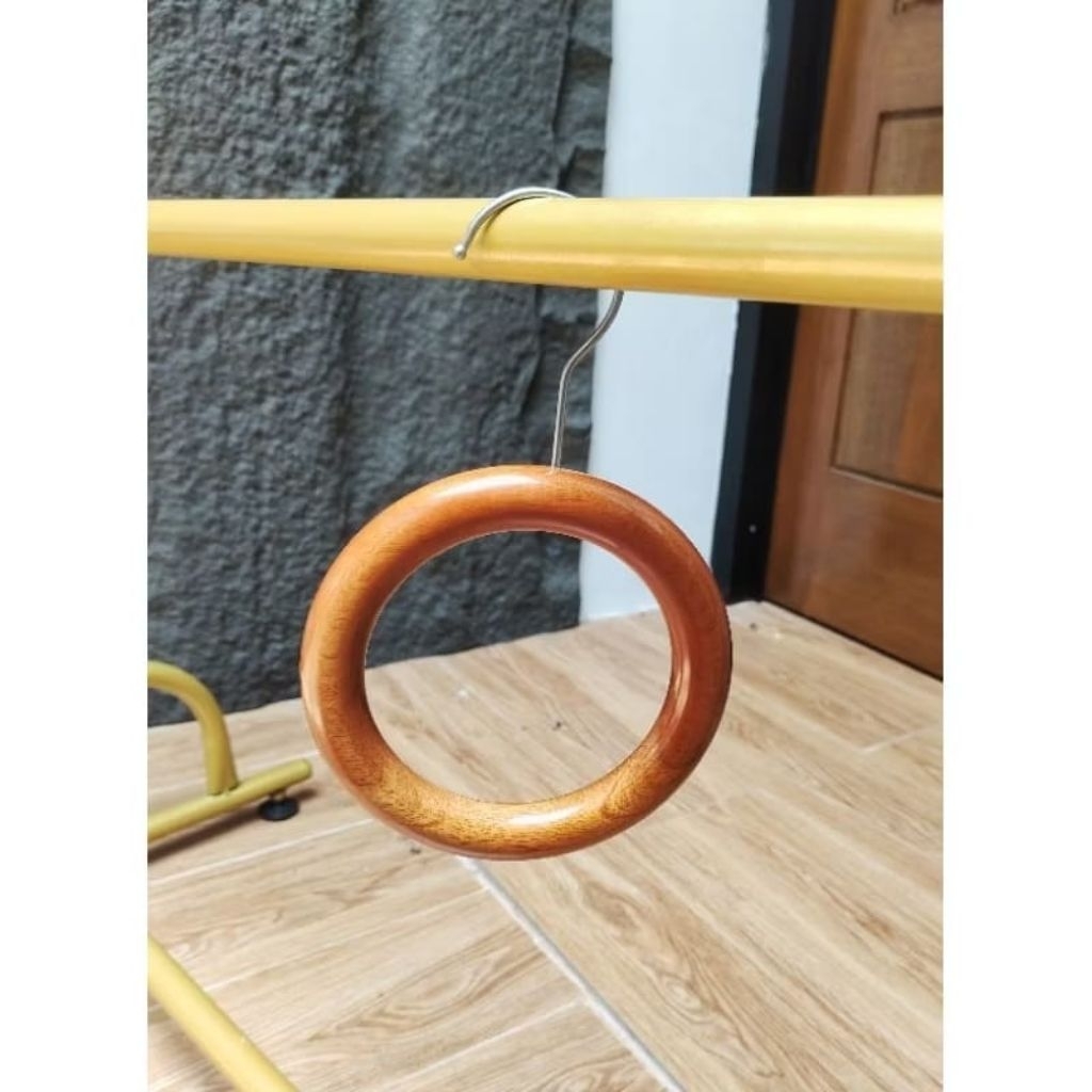 hanger bulat hijab/hanger hijab/hanger bulat kayu/hanger bulat kerudung/gantungan bulat kayu/gantung