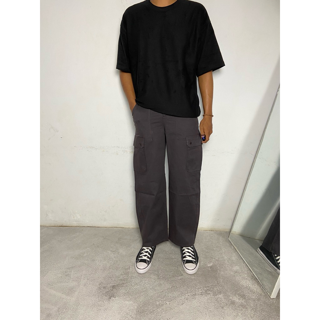 GU UNIQLO BAGGY CARGO PANTS