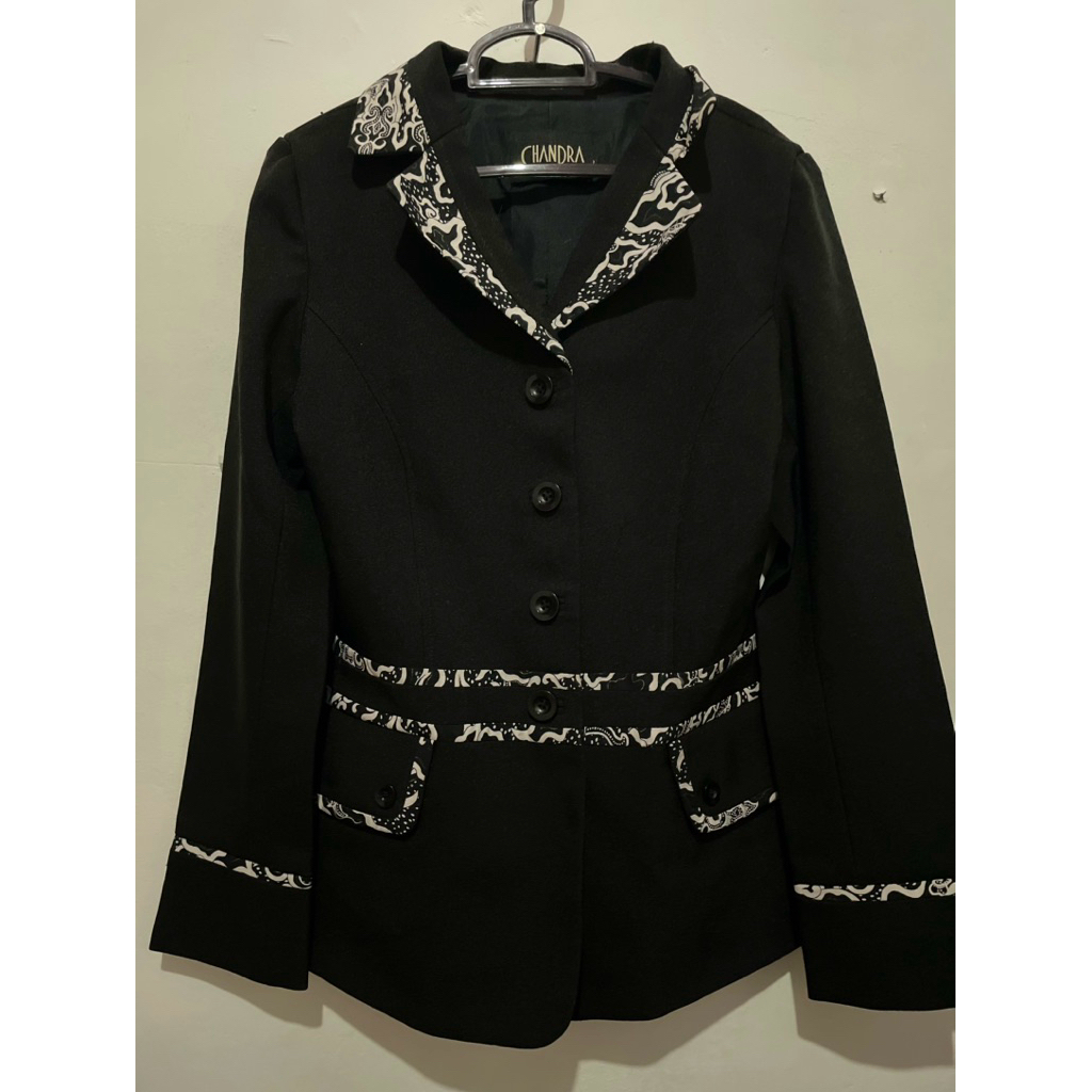 preloved blazer hitam kerah motif CHANDRA