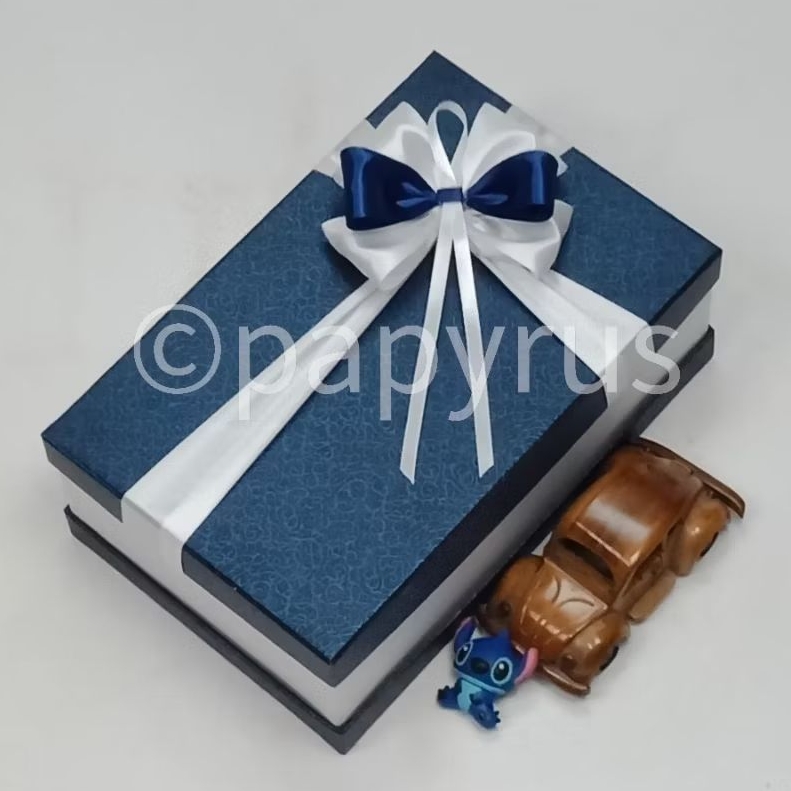 

PAPYRUS Sandwich 17,5x27,5 Tinggi 10cm Kotak Kado Gift Box V2