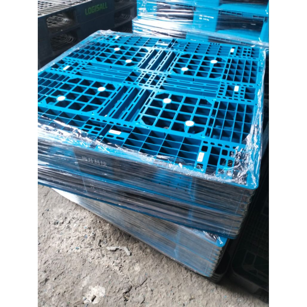 palet plastik bekas dan baru