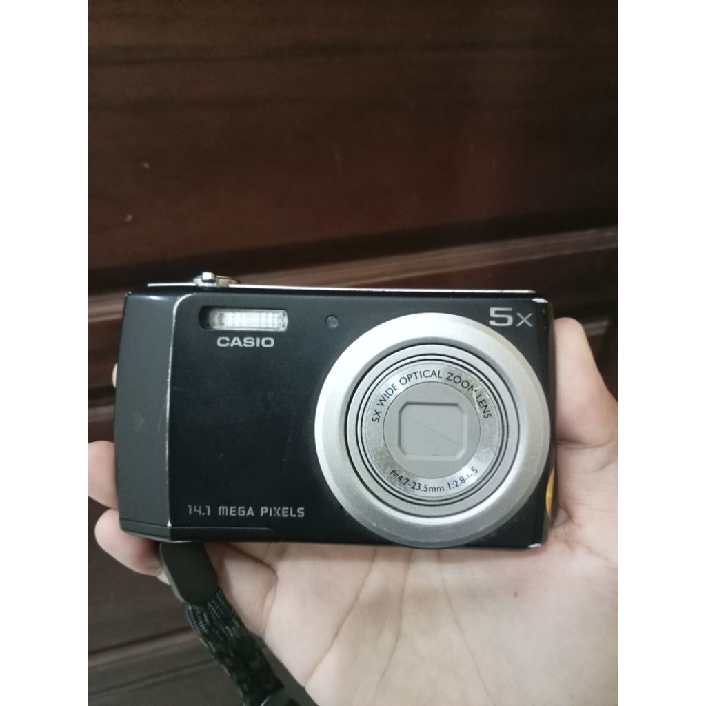 Casio Exilim Qv-R200