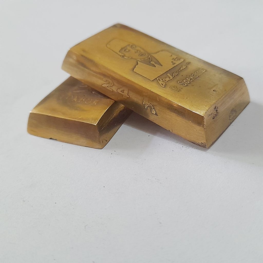 Emas Batangan Soekarno dan LM Padi Kapas