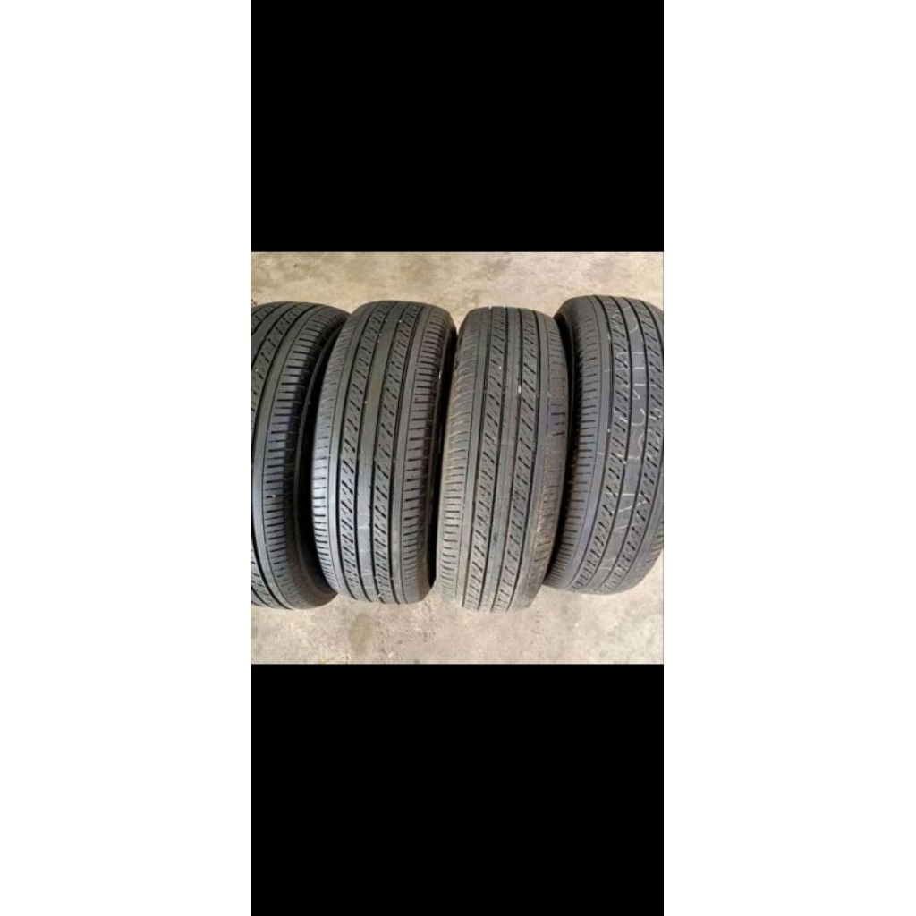 dunlop grandtrek 215/65 ring 16 ban second mobil /ban mobil original berkualitas