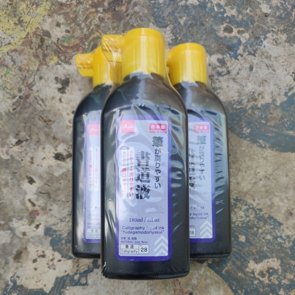 

tinta super untuk kaligrafi, daiso japan 180 ml