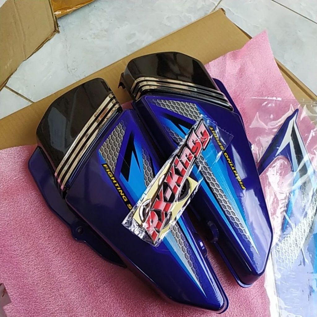 Box Tutup Aki RX King 2005 Biru Set Emblem
