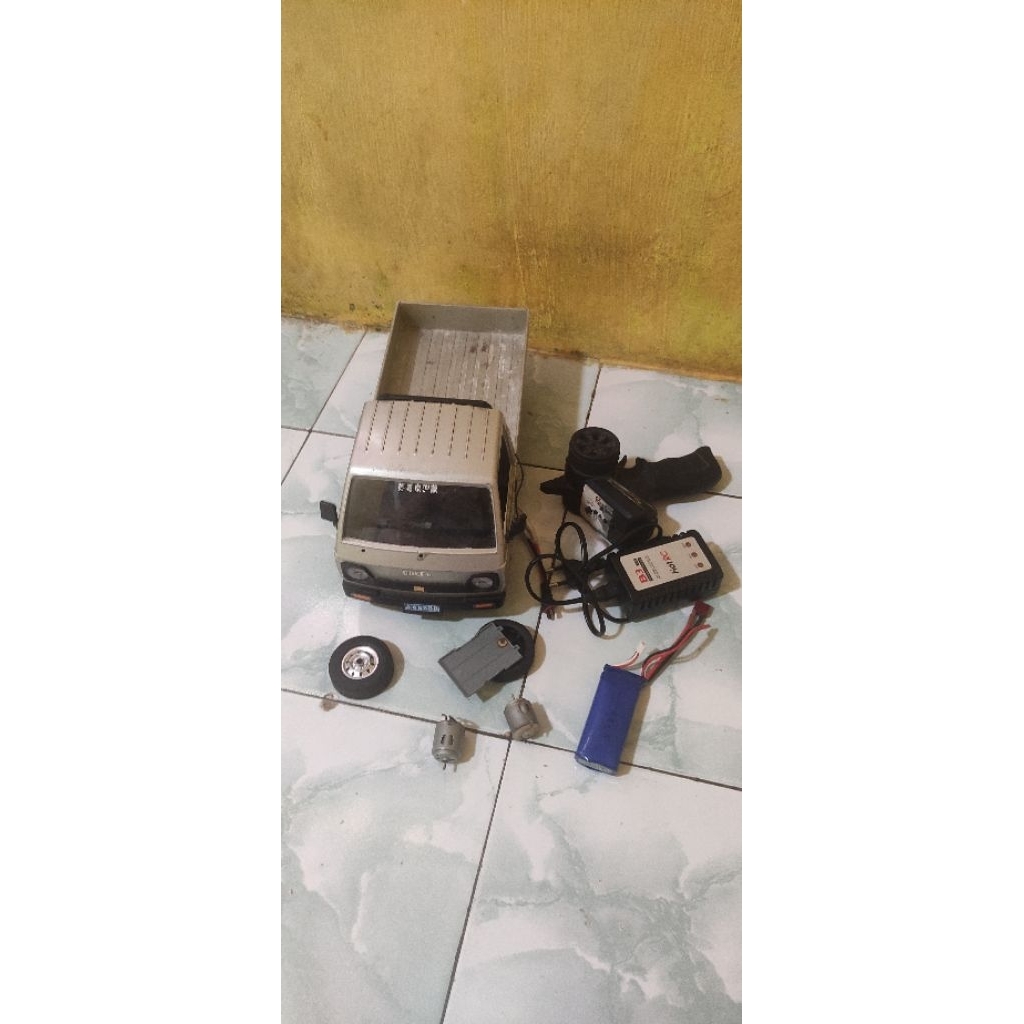 rc wpl D12 dijual sesuai foto, upgrades shock wpl D12