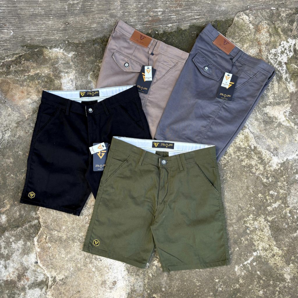 Celana pendek celana  di atas lutut branded full tag full acc