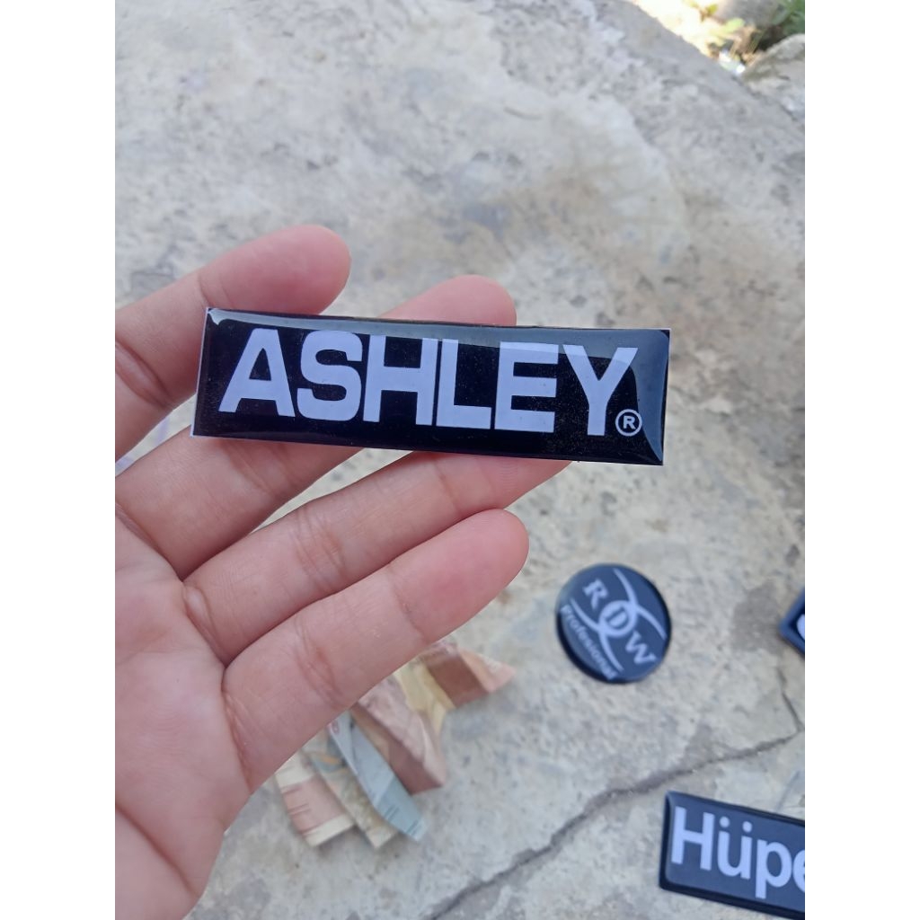 emblem logo sound system Ashley