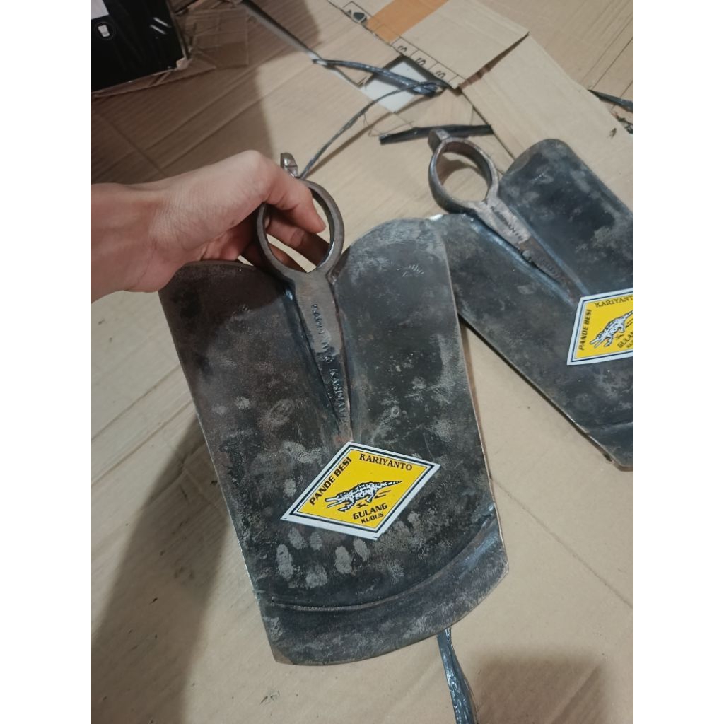 Cangkul Terek Sambungan Ujung Sepuhan Baja Asli/Cangkul Sawah /Cangkul Sepuhan