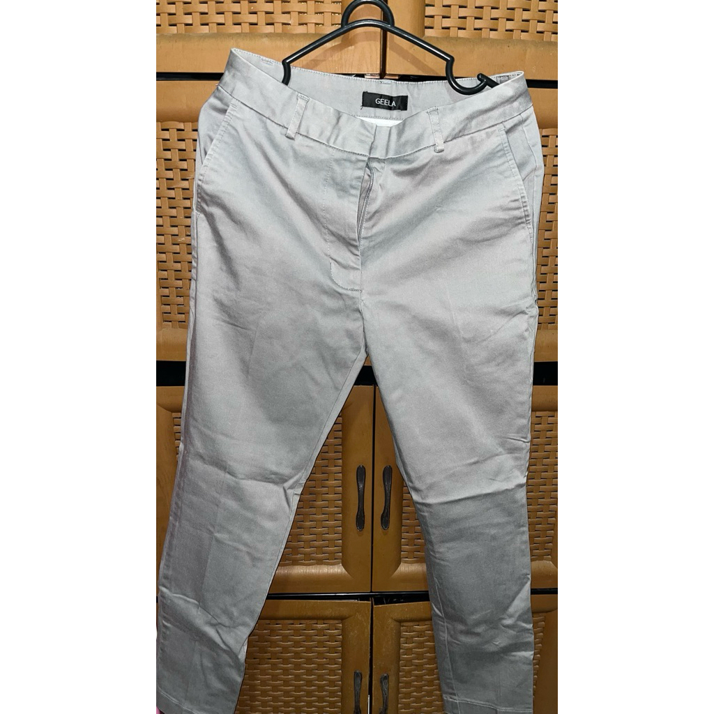 Preloved celana geela abu