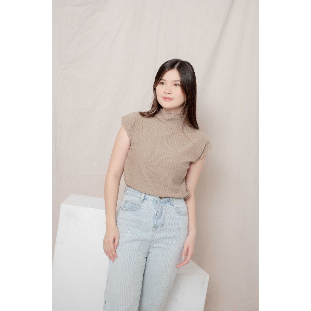 Seven Style | Kaos Inner Pendek Rajut | Bahan Knit Stretchy, Nyaman Dipakai Seharian