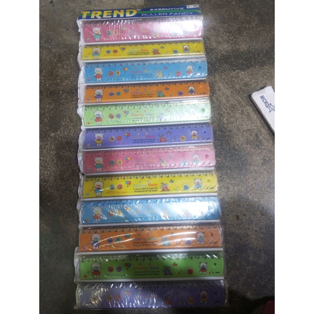 

penggaris 1kp isi (36pcs)