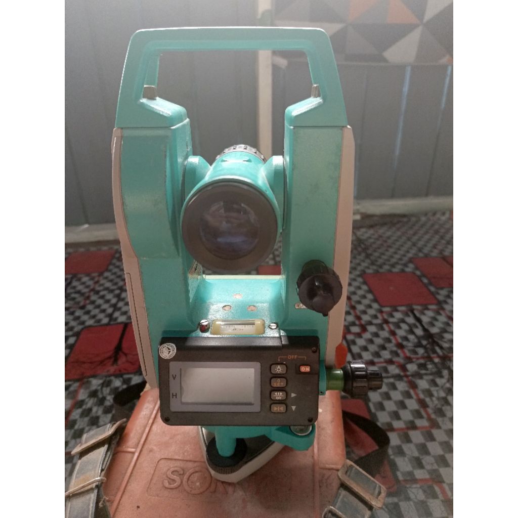 TOTAL STATION SOKKIA DT610