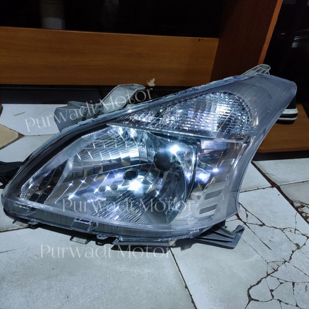 Headlamp lampu depan Toyota Avanza 2012-2015 Original