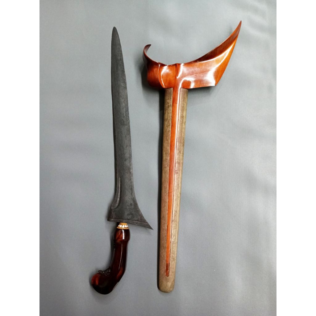 keris sepuh dapur tilam upih pamor keleng, warangka ladrang capu, deder solo mendak mata, pendok per