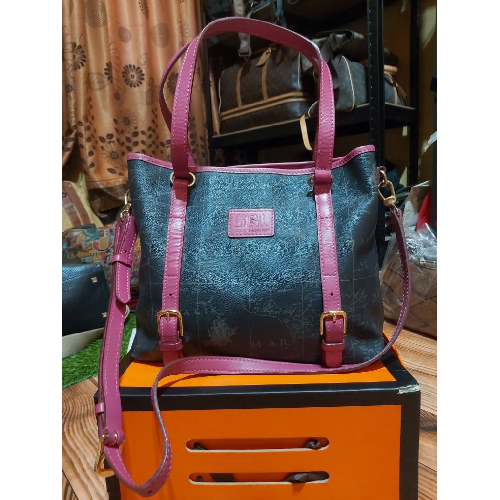 Tas Peta Unik Made In Italy, Kulit asli