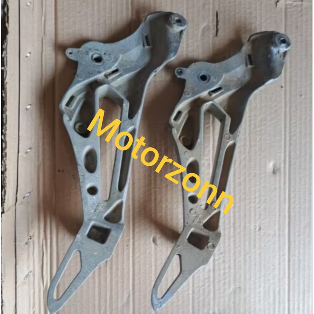 Dudukan Footstep Belakang Supra X 125 Original Second