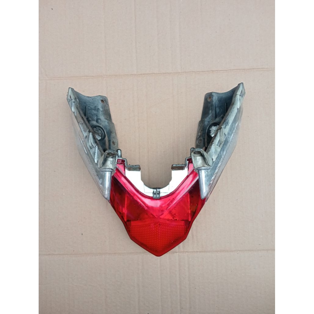 reflektor lampu belakang vario 125 old bekas original