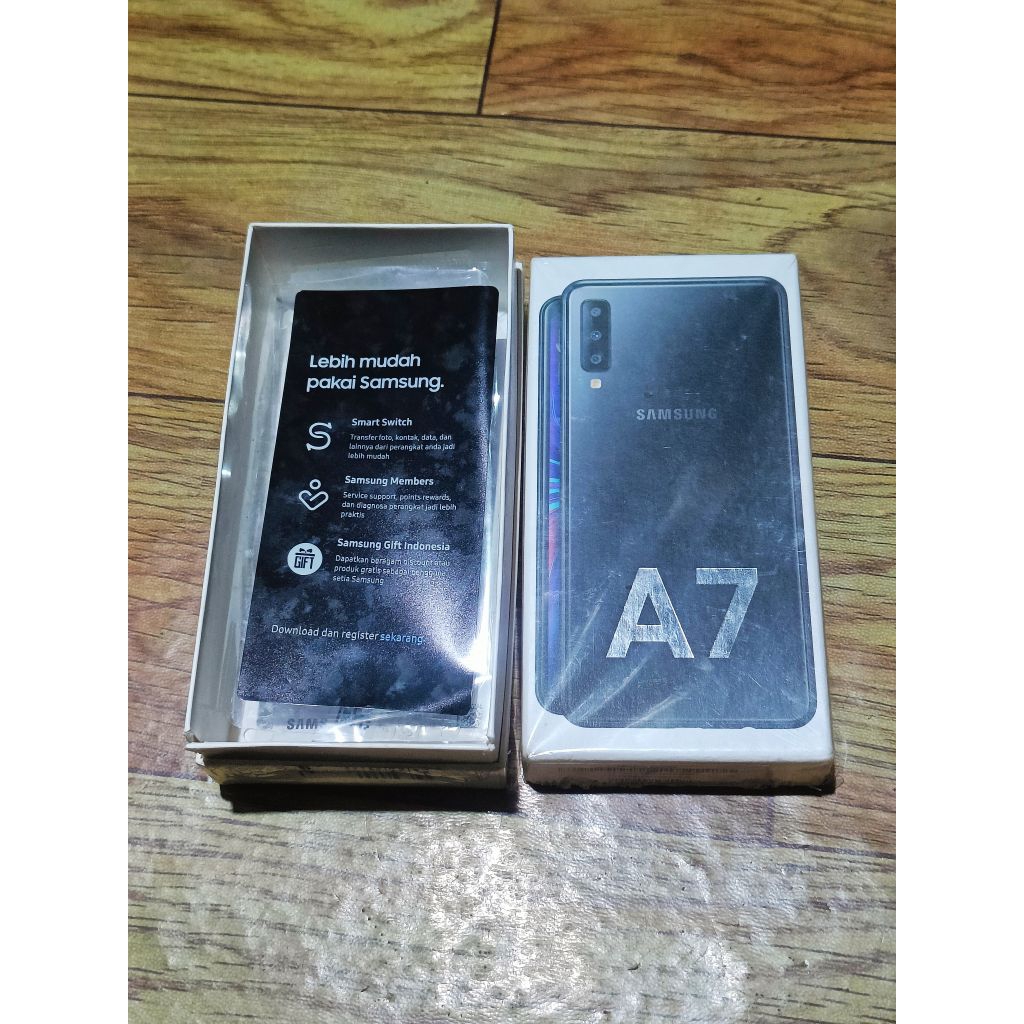 

KARDUS DUS BOX HP KONDISI SESUAI DI FOTO SAMSUNG A7 2018