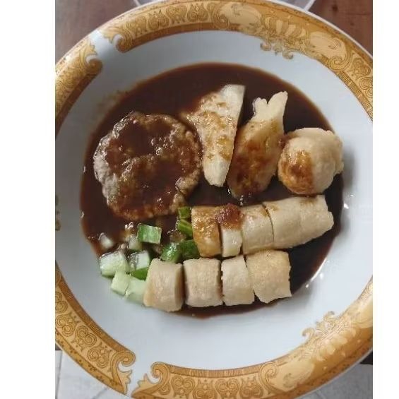 

Pempek khas Palembang asli ikan tenggiri - Paket kecik isi 5 pcs