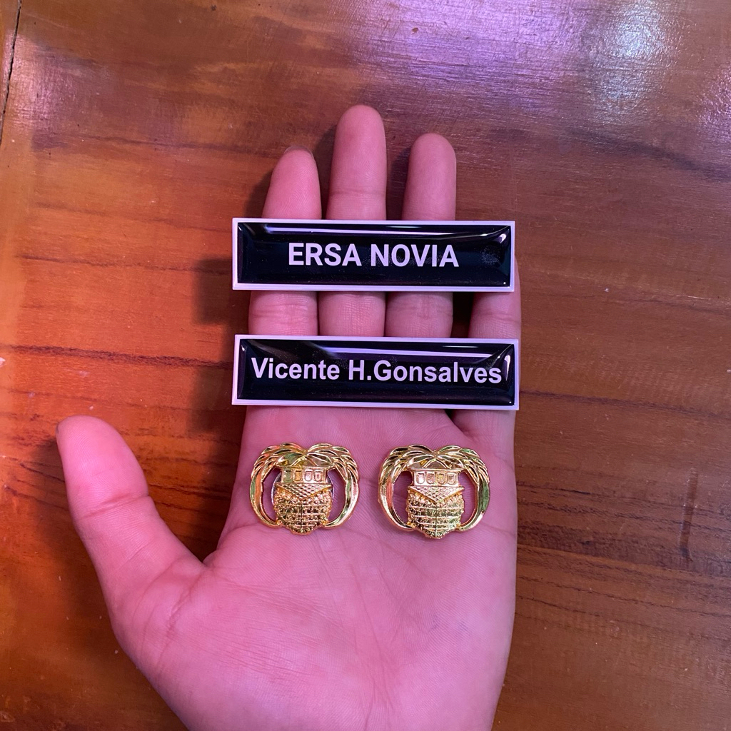 

Paket nametag dan pin korpri