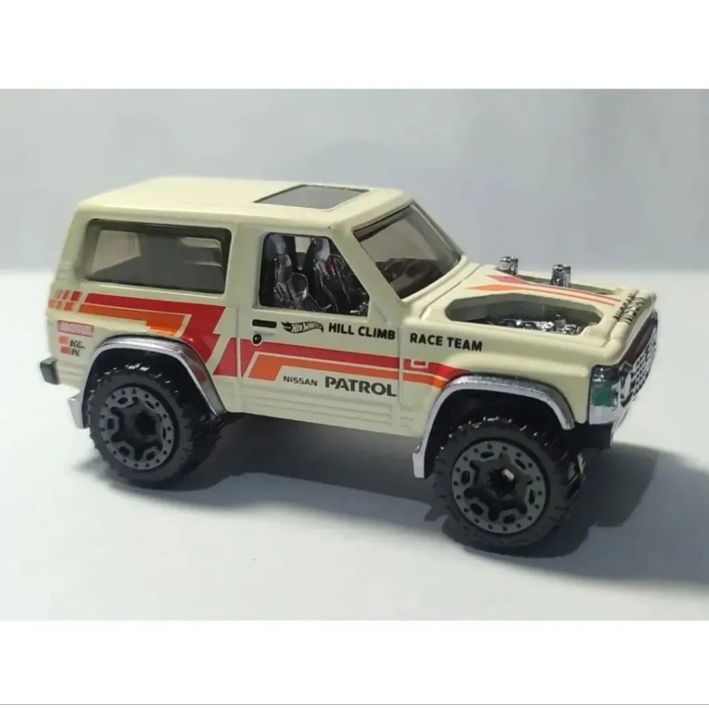 HOT WHEELS NISSAN PATROL CUSTOM (LOOSE)