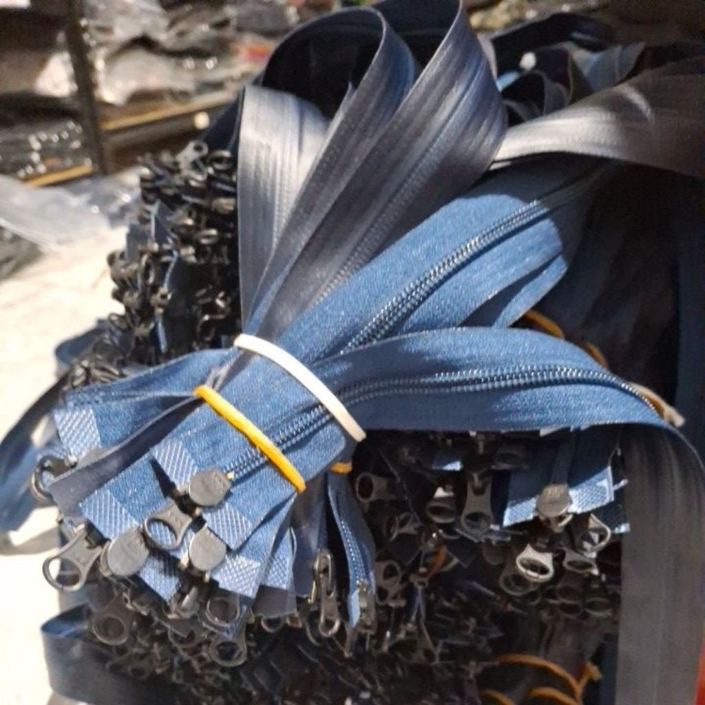 Daun seleting waterproof 100cm YKK( warna biru nav)