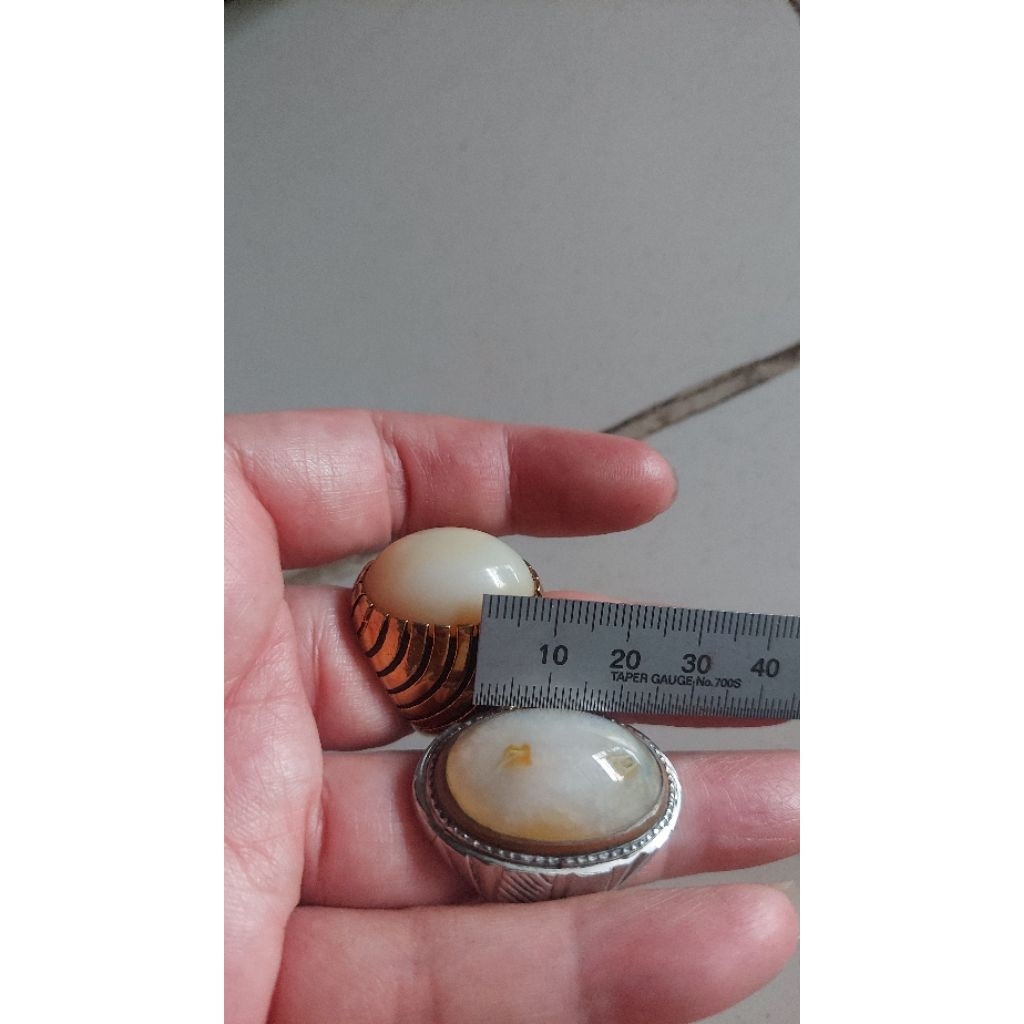 pandan combong akik warna krem