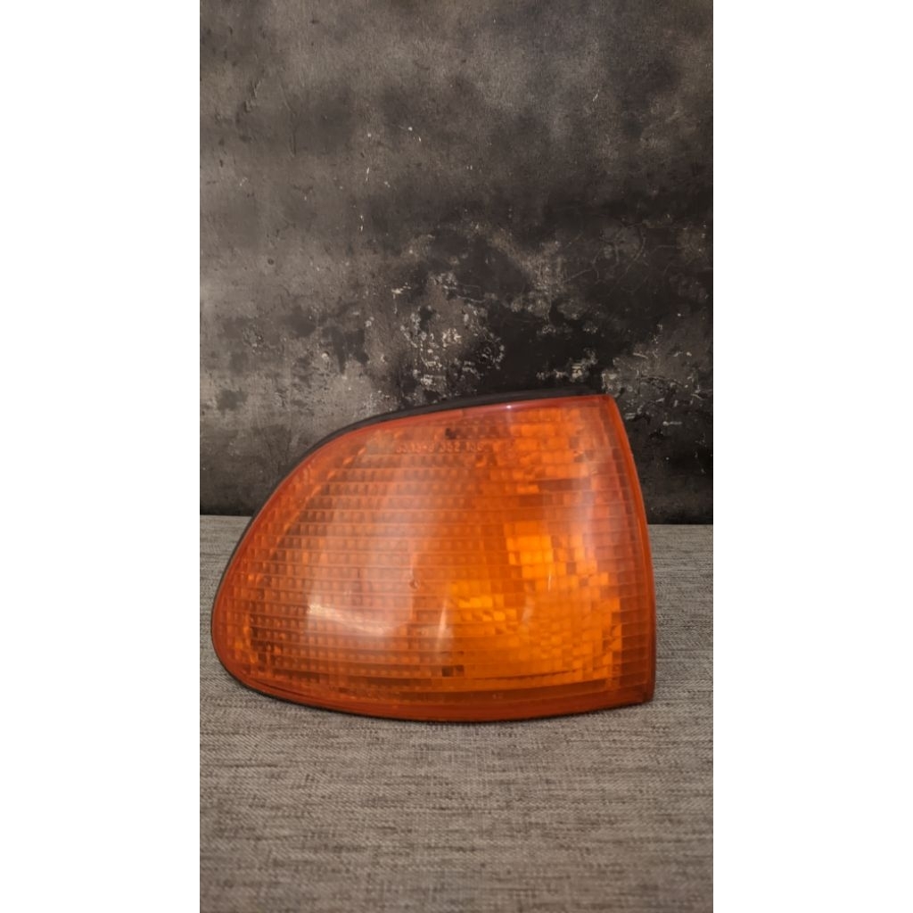 Lampu sein / lampu sen corner mobil BMW E38 Seri 7 original