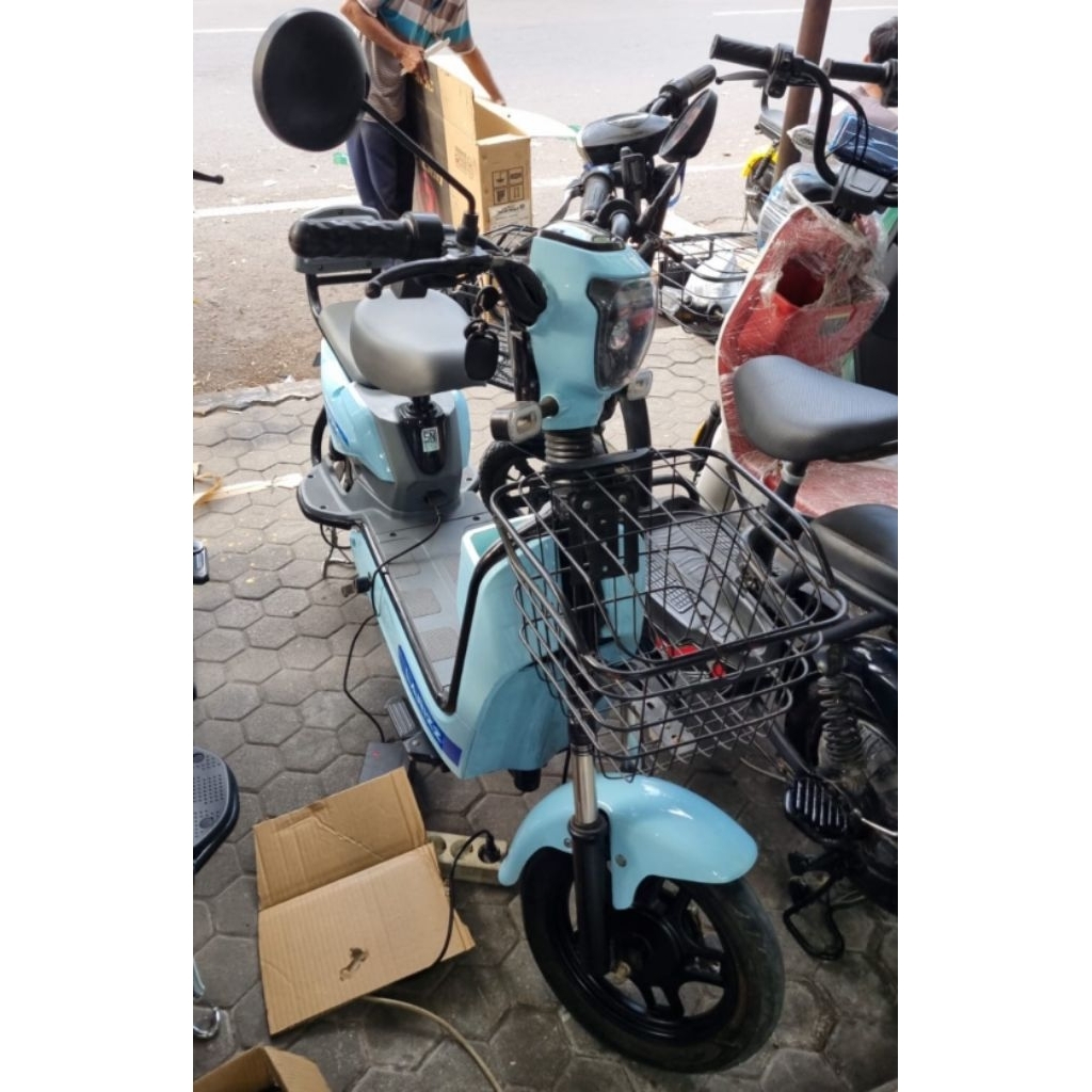 Sepeda listrik Larizz LR01 TERBARU (seken, kondisi bagus)