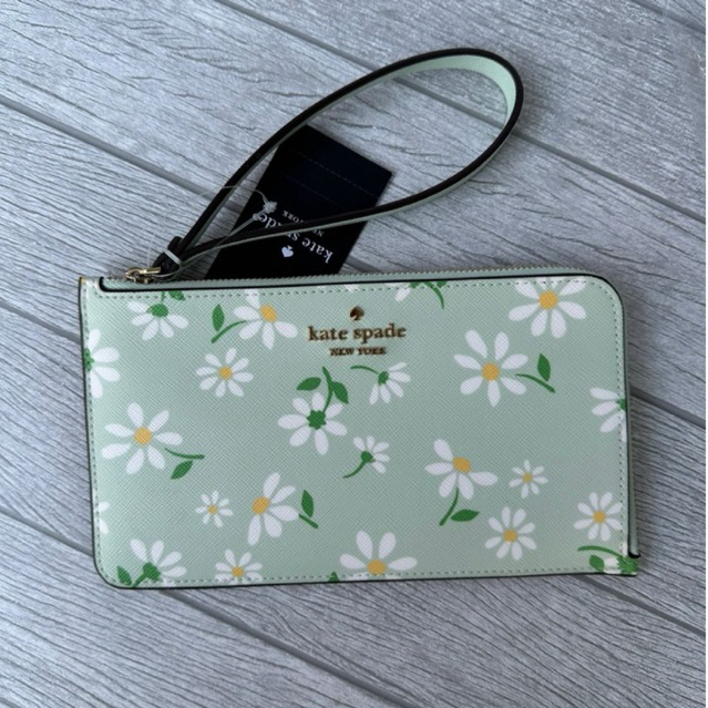 Kate spade medium L zip wrislet