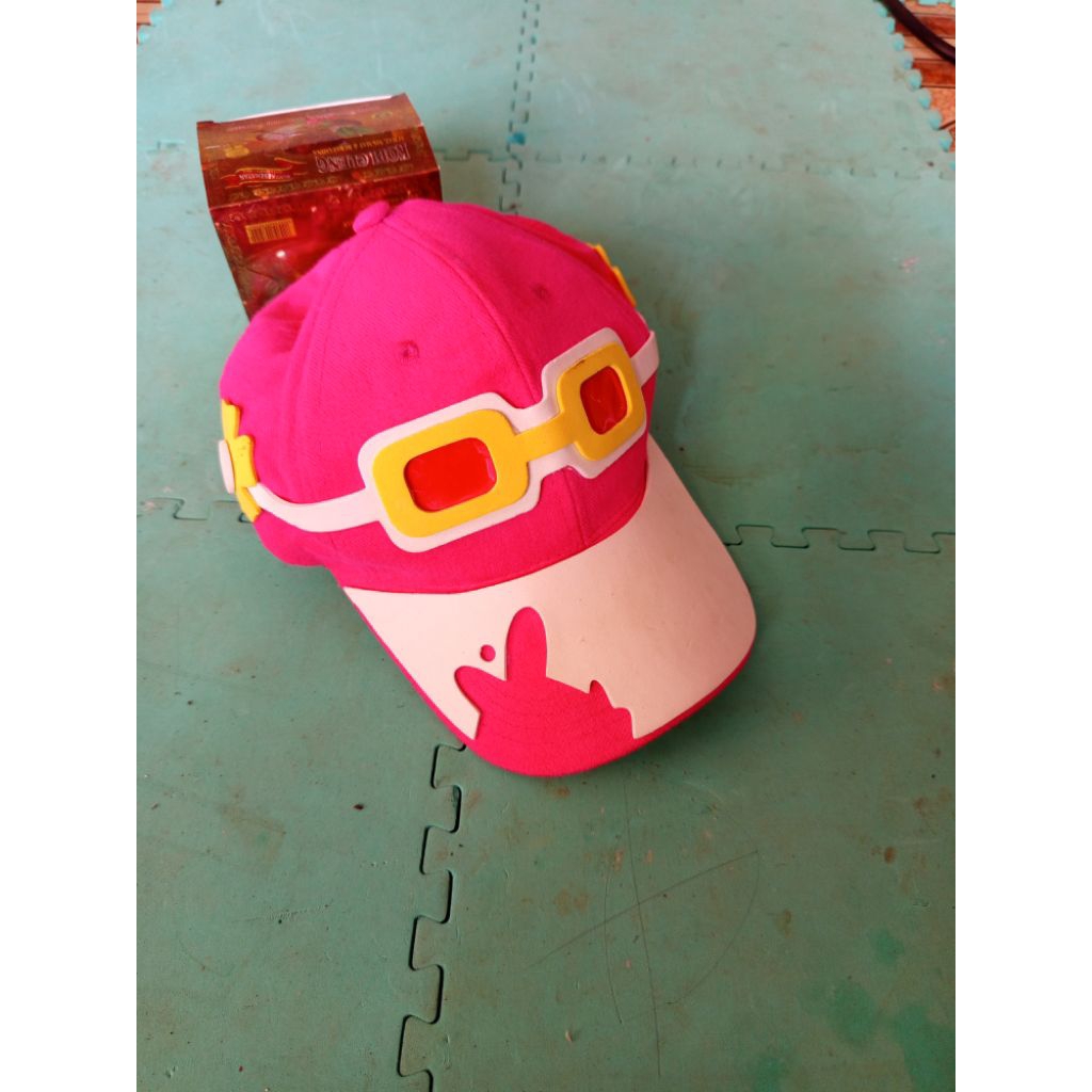 topi buat ngopi. celenk