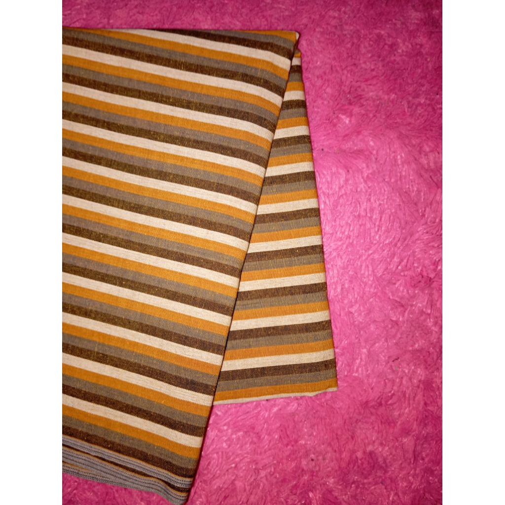 Lurik tenun ATBM motif salur kuning