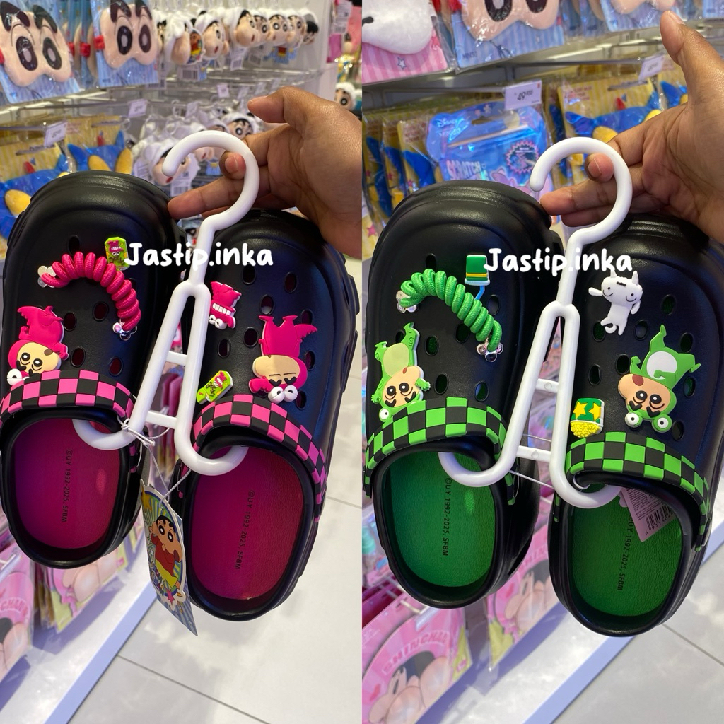 Miniso X Shinchan - crocs sandals or sendal crocs chocobi dan buaya crayon sinchan