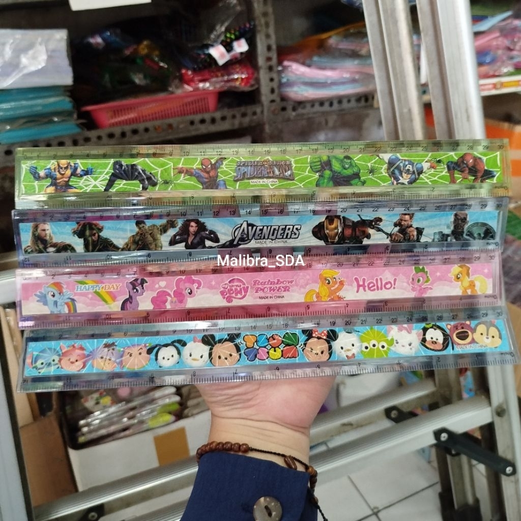 

Penggaris Plastik Fancy 30 cm Avengers Spiderman Princess