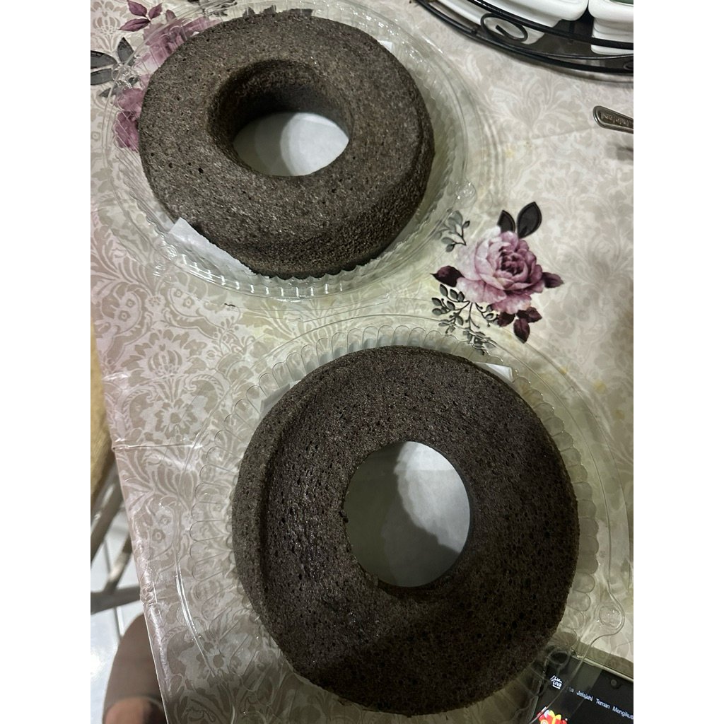 

Bolu kukus ketan item diameter 20cm