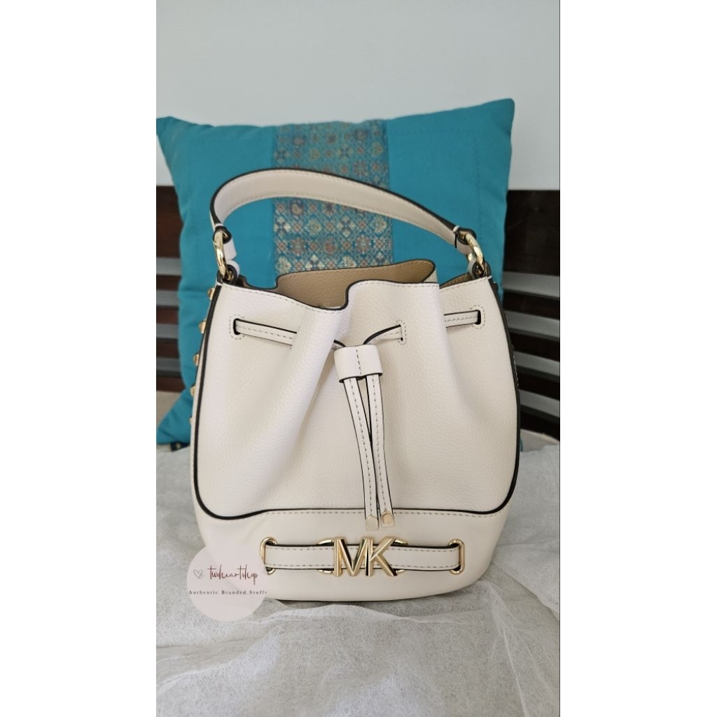 Tas Wanita MK Reed Medium Studded Bucket Vanilla