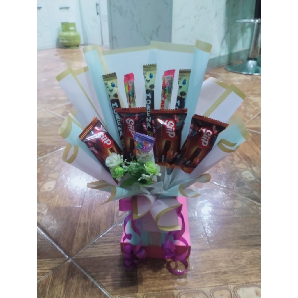 

bucket Snack, atau jajanan, atau coklat bisa request