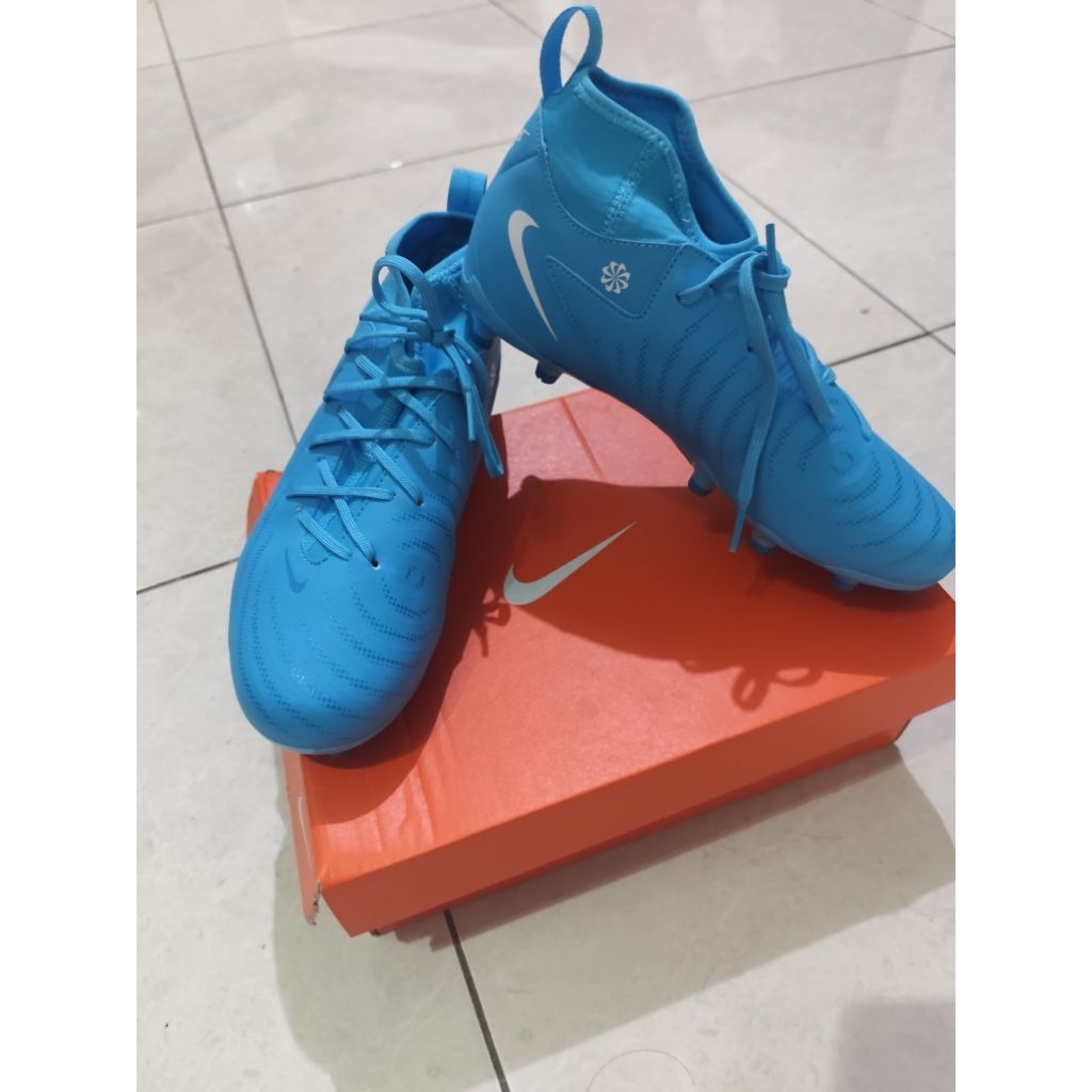sepatu sepak bola anak nike phantom luna