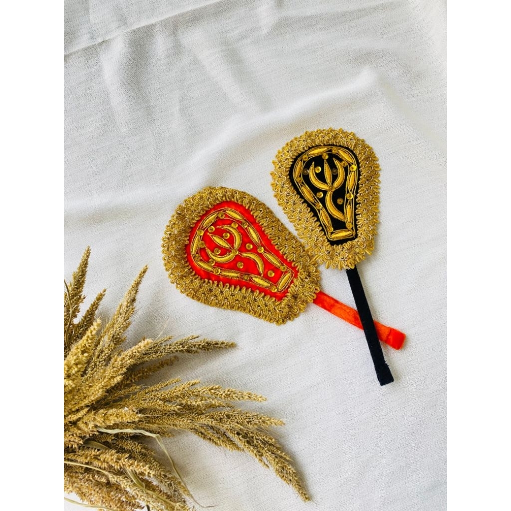 Kipas kecil sulaman benang emas